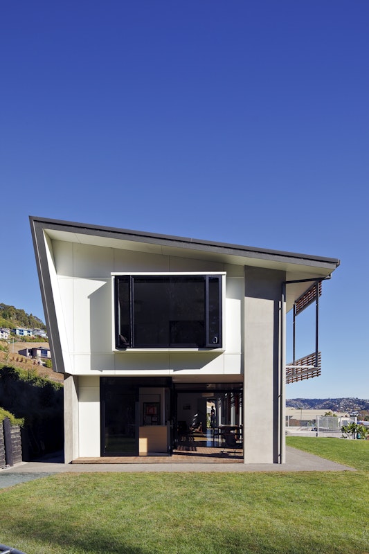 irving-smith-architects-tilt-panel-house